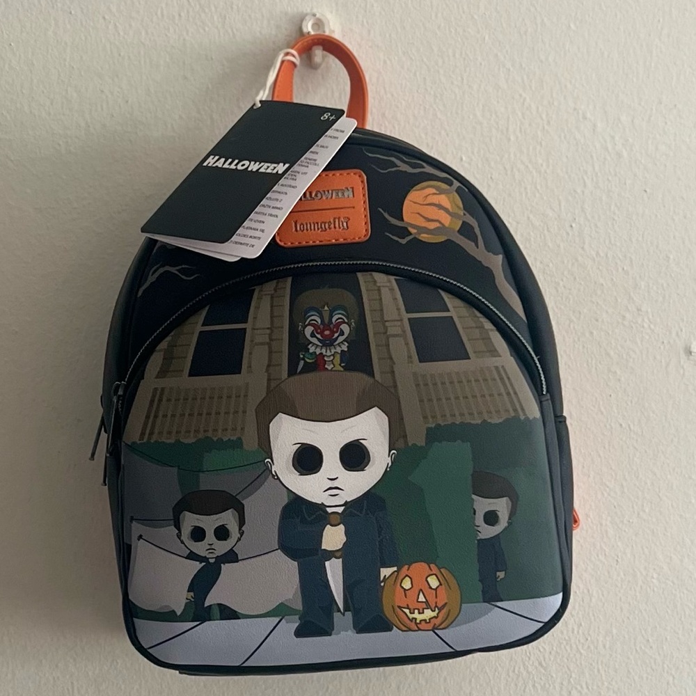 BRAND NEW WITH ORIGINAL TAG MICHAEL MYERS HALLOWEEN LOUNGEFLY